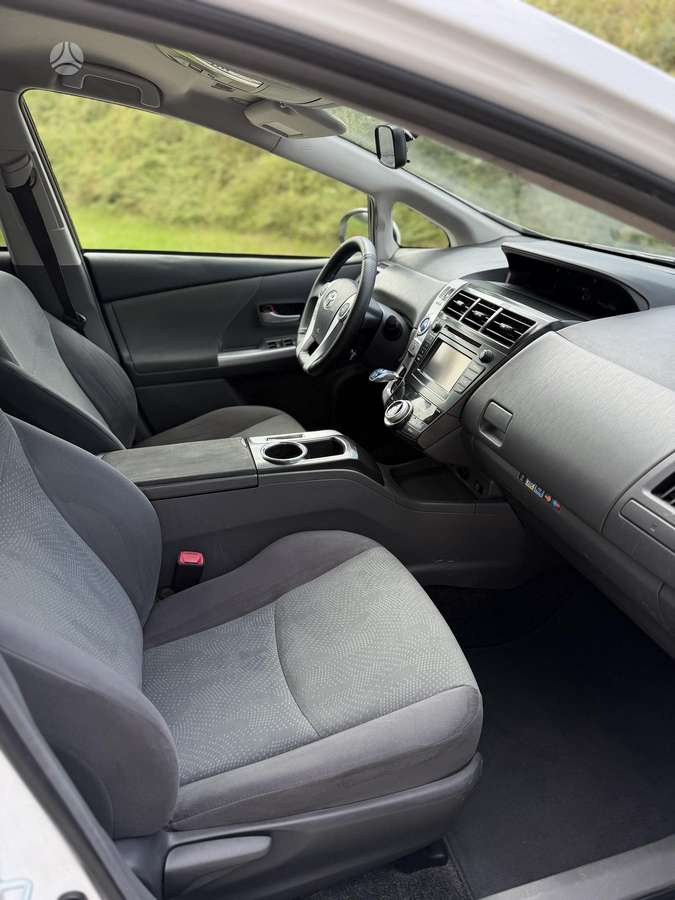 Toyota Prius+ - 11