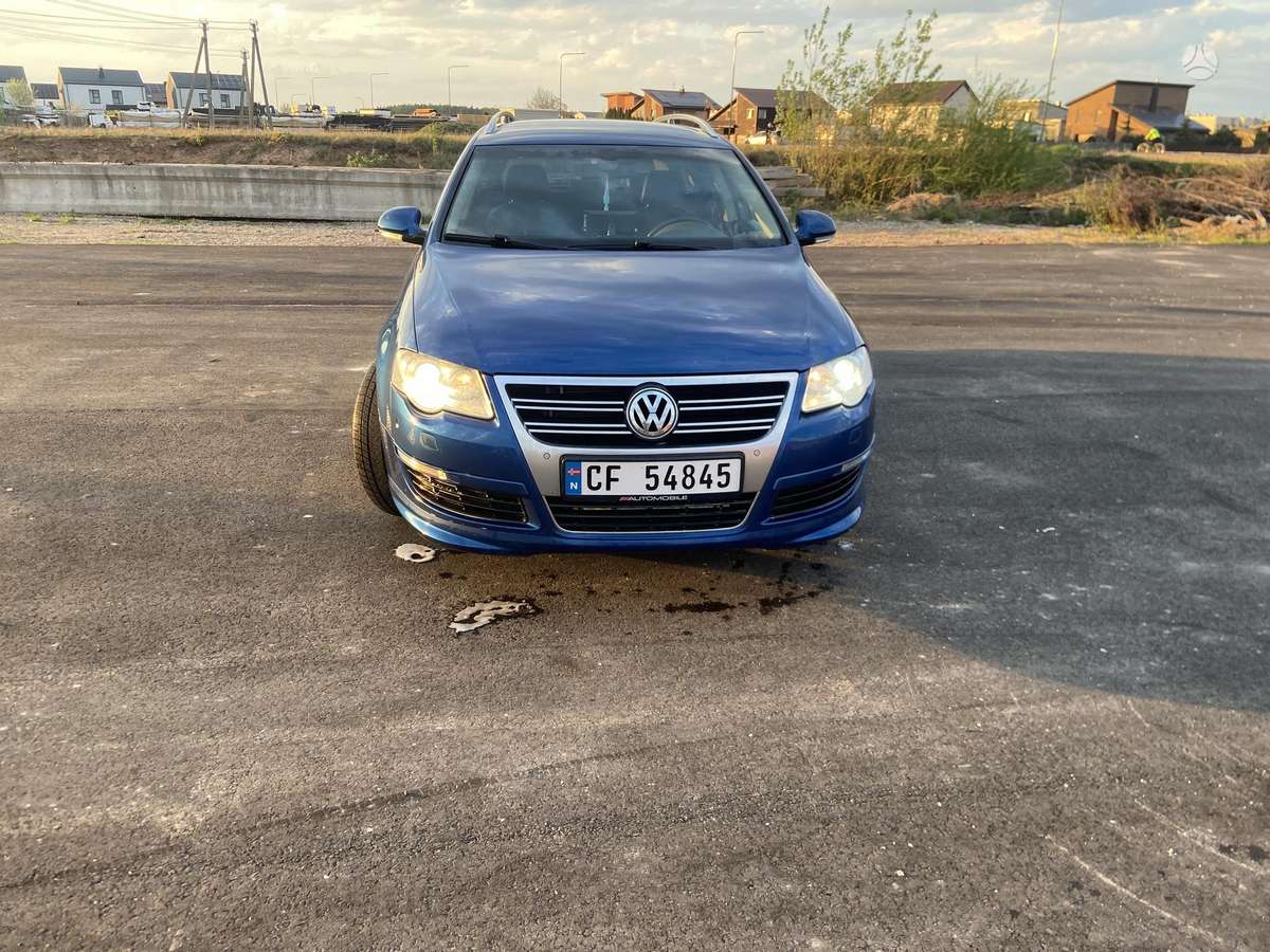 Volkswagen Passat - 1