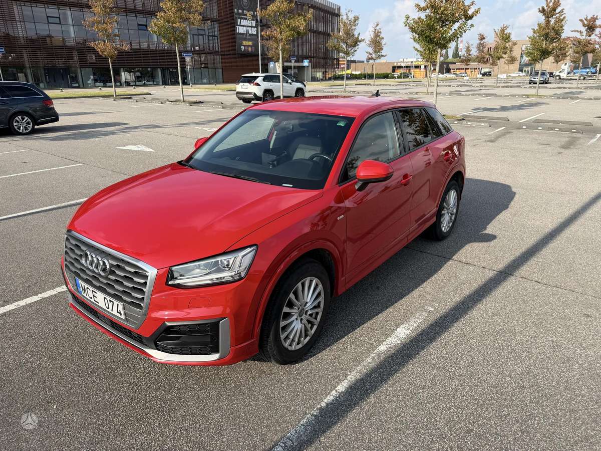 Audi Q2, 1.6 l., hatchback