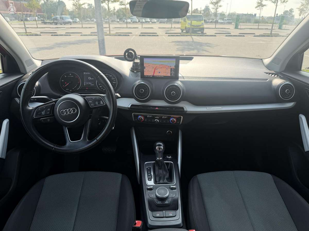 Audi Q2, 1.6 l., hatchback