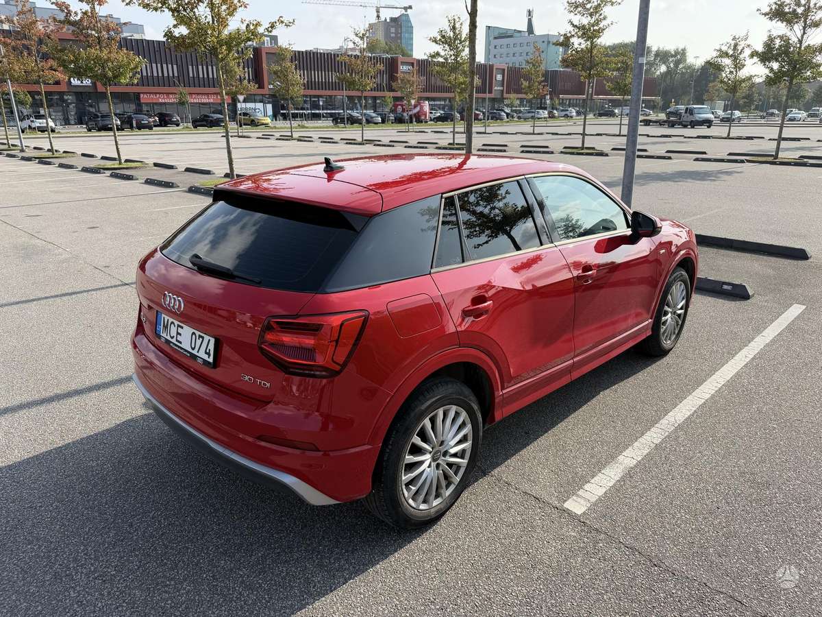 Audi Q2, 1.6 l., hatchback