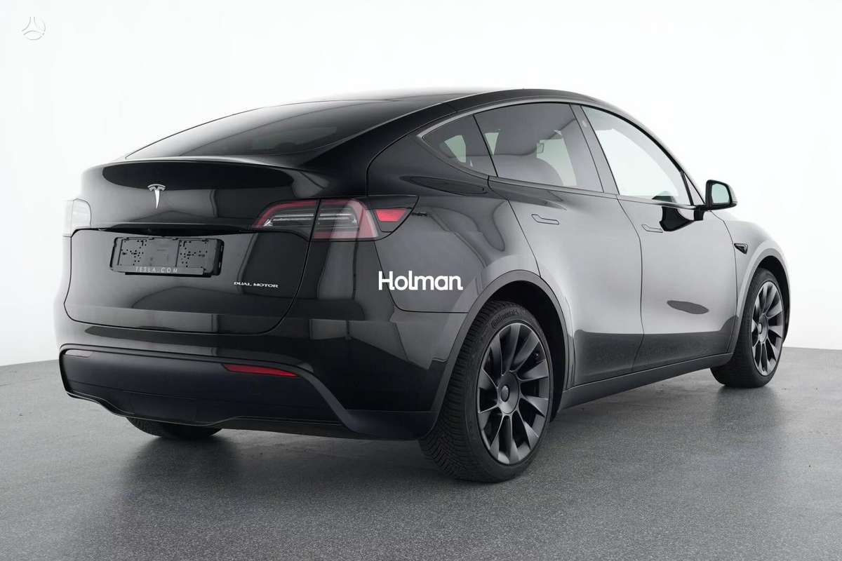 Tesla Model Y - 4
