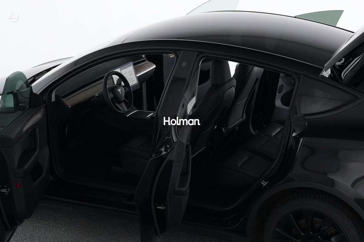 Tesla Model Y - 11