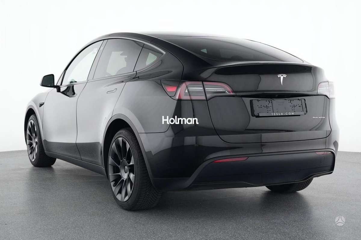 Tesla Model Y - 6