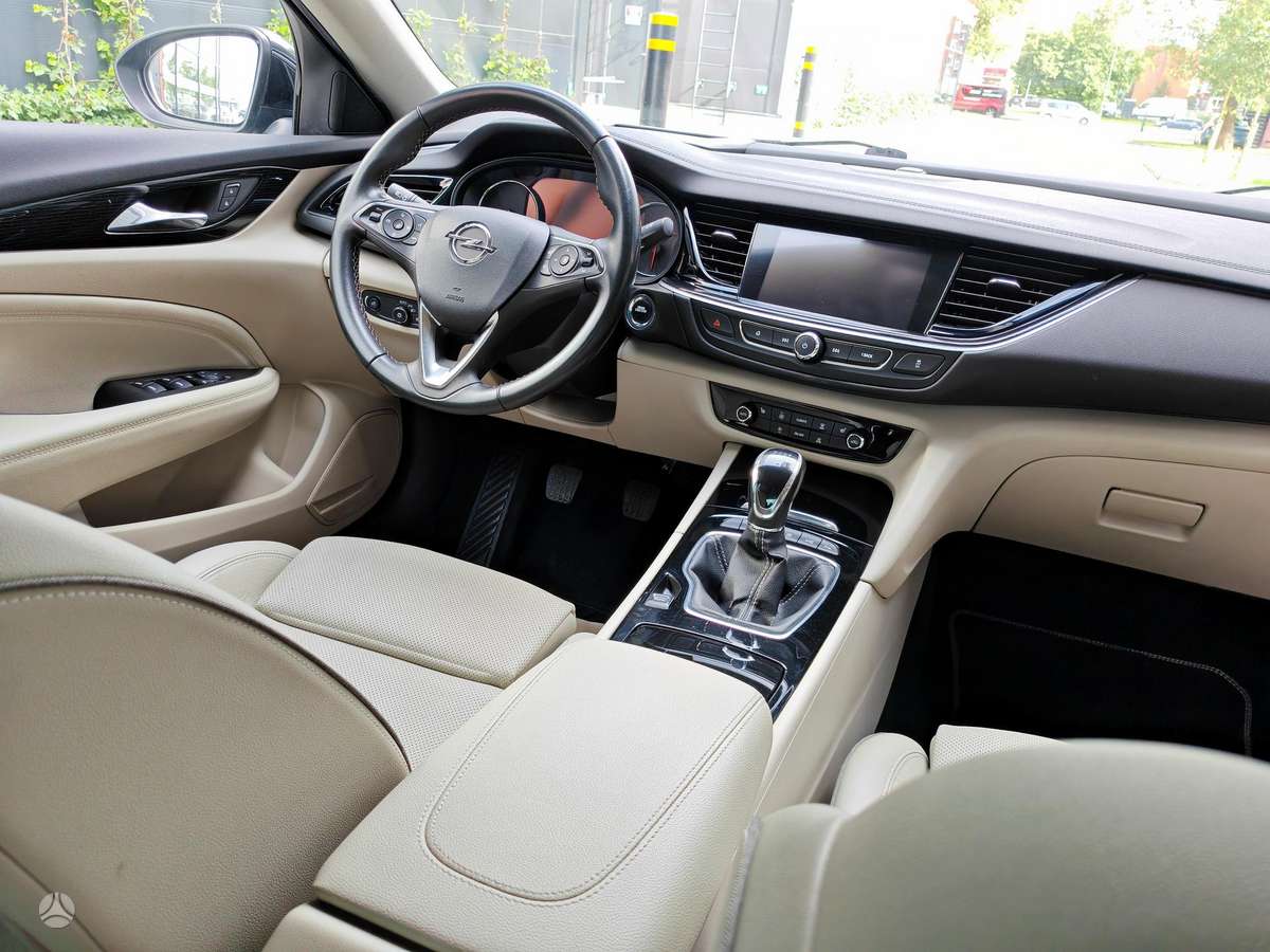 Opel Insignia, 2.0 l., hatchback