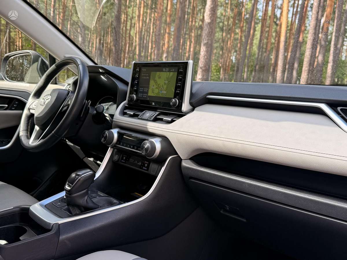Toyota RAV4 - 10