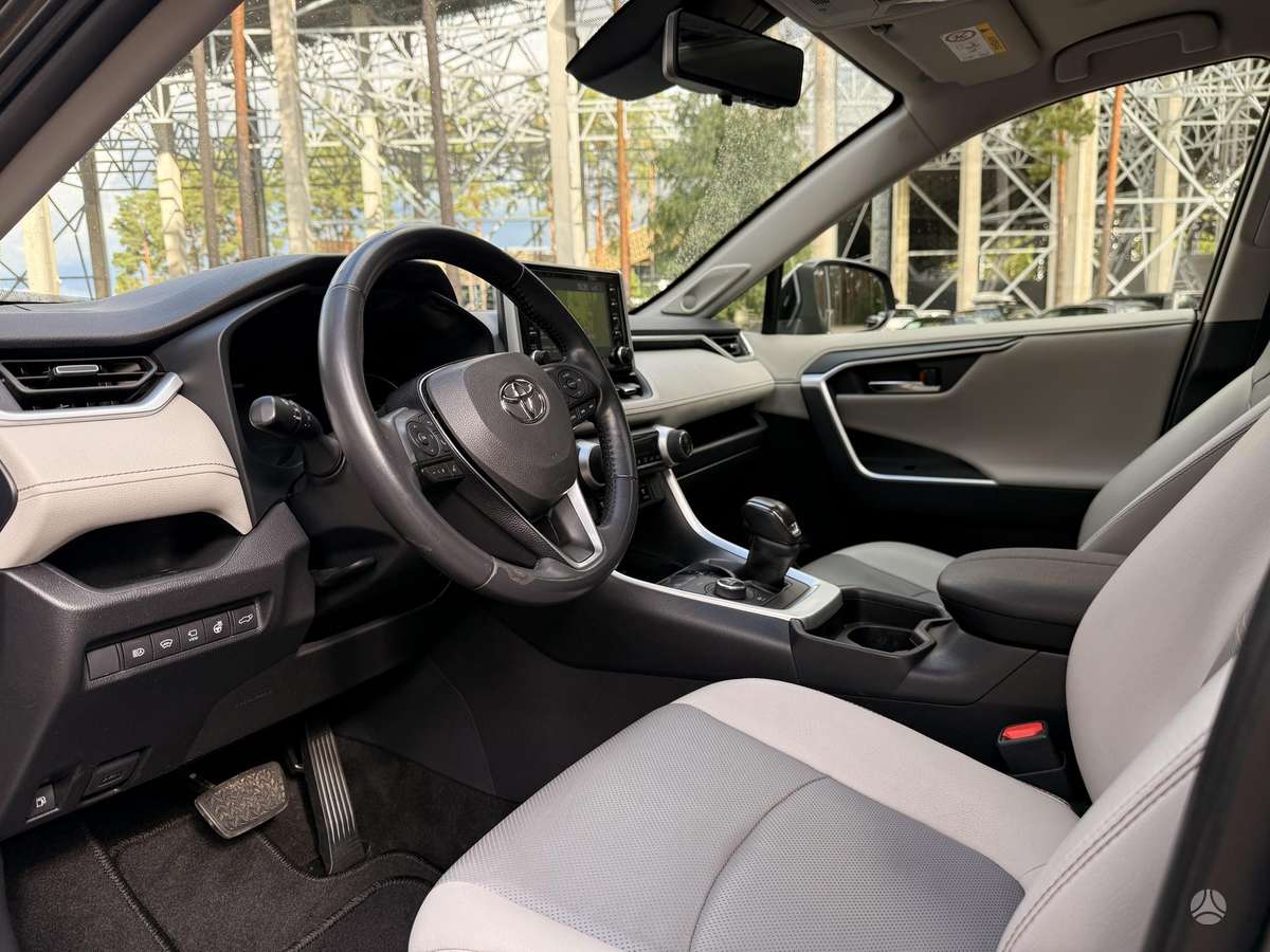 Toyota RAV4 - 12