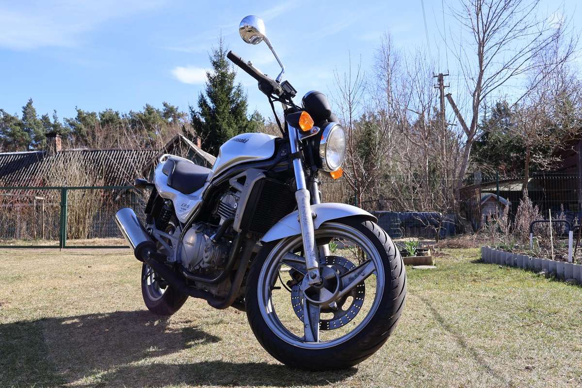 Kawasaki ER 498cc, street / classic