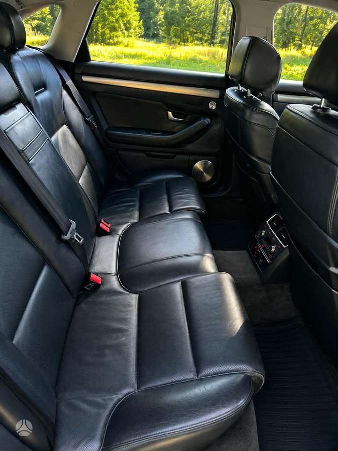 Audi A8, 4.1 l., Седан