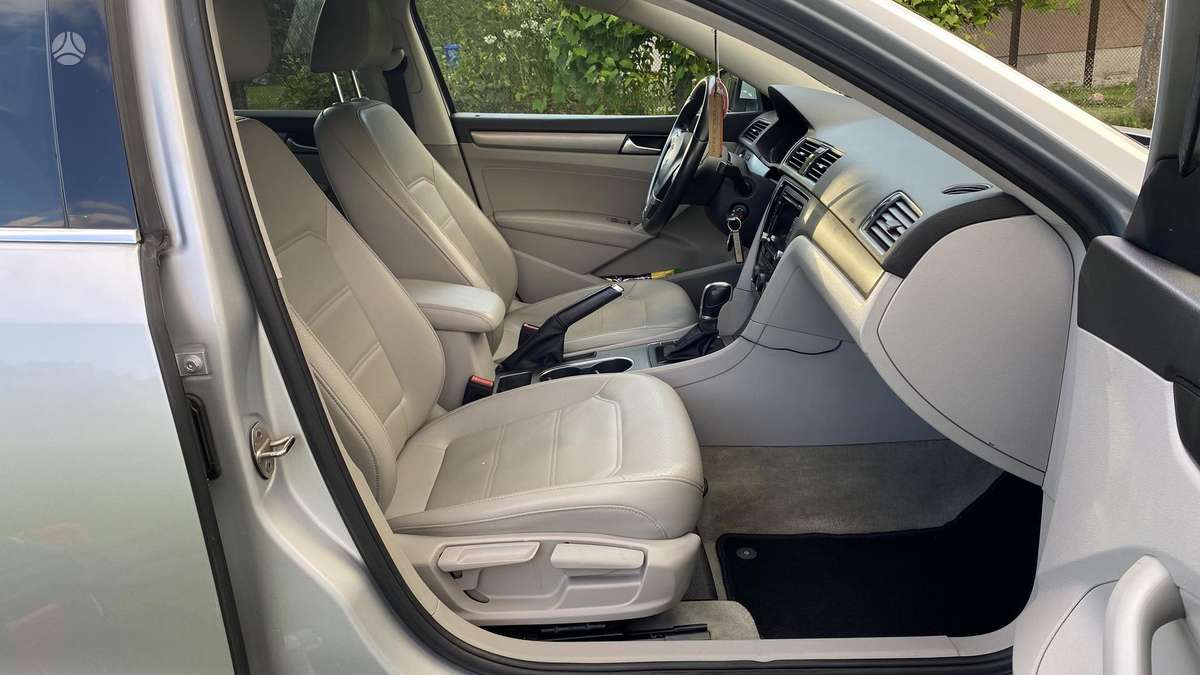 Volkswagen Passat - 12