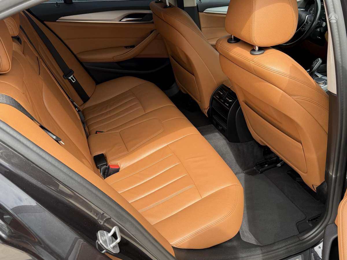 BMW 520, 2.0 l., Седан