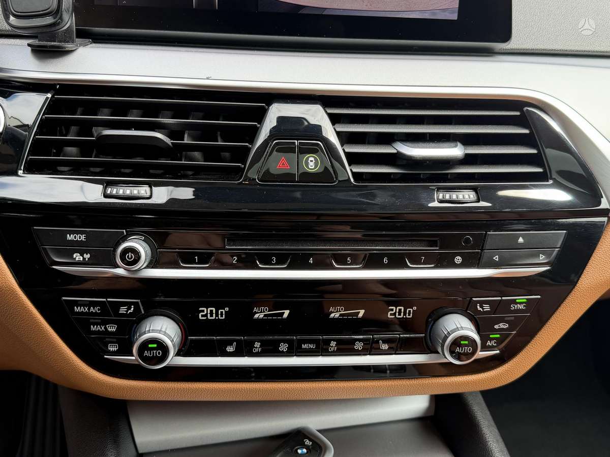 BMW 520, 2.0 l., Седан