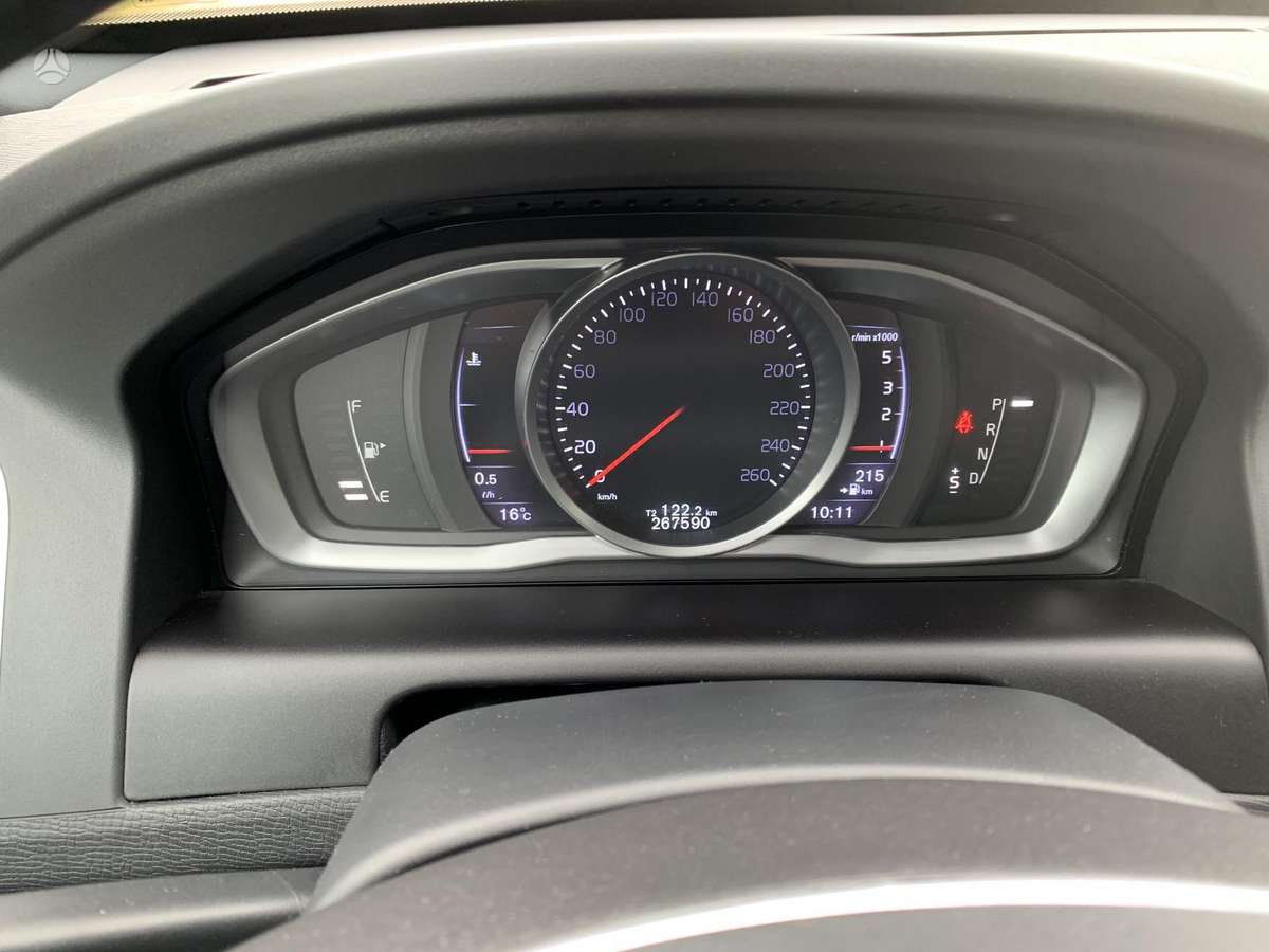 Volvo XC60, 2.0 l., off-road / crossover