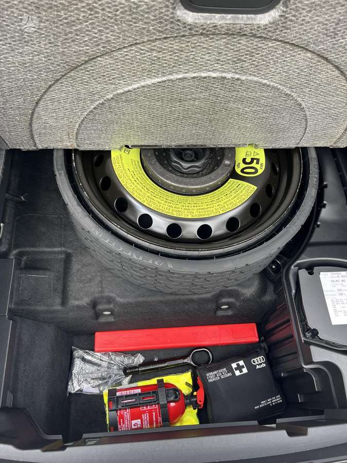 Audi e-tron, 95 kWh, off-road / crossover