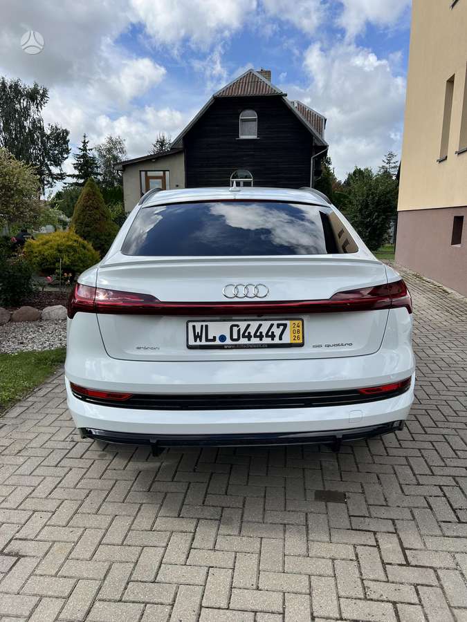 Audi e-tron, 95 kWh, off-road / crossover