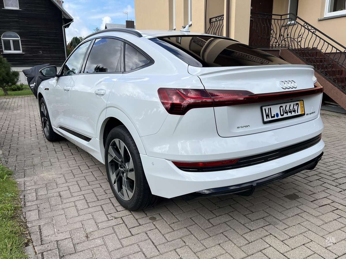 Audi e-tron, 95 kWh, off-road / crossover