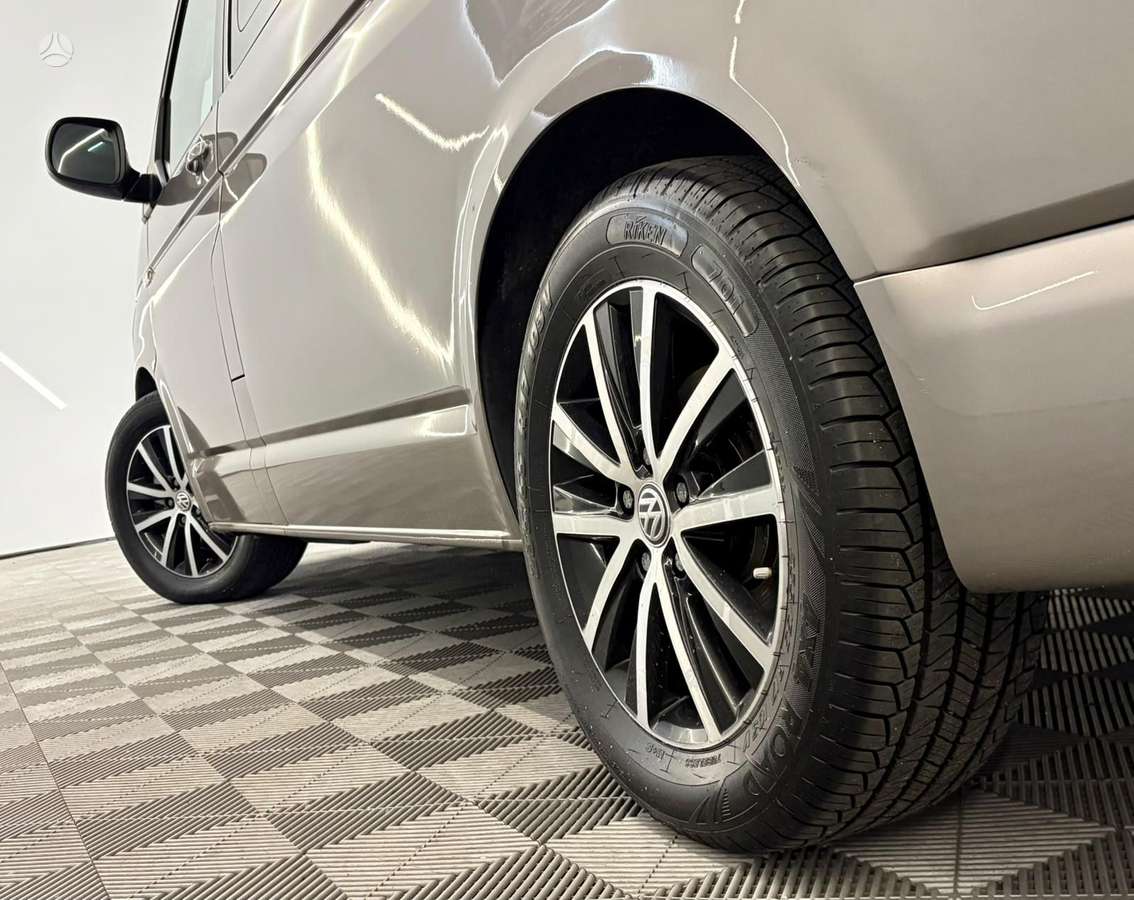 Volkswagen Multivan, 2.0 l., Минивэн