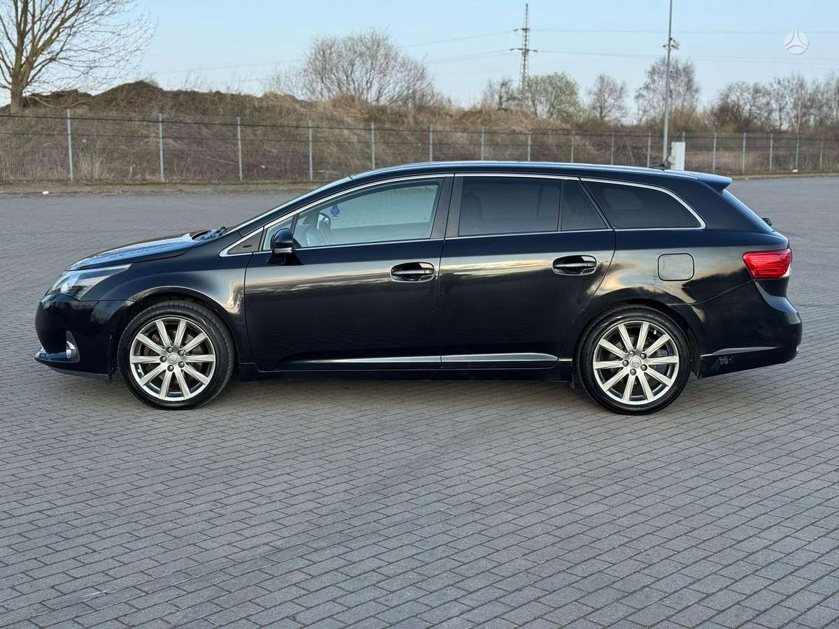 Toyota Avensis, 2.2 l., Универсал