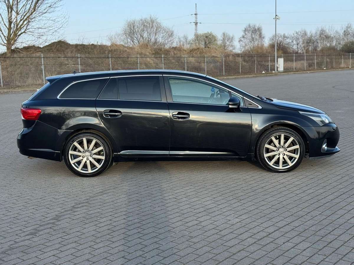 Toyota Avensis, 2.2 l., Универсал