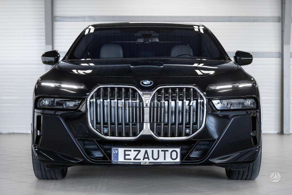 BMW i7, saloon / sedan