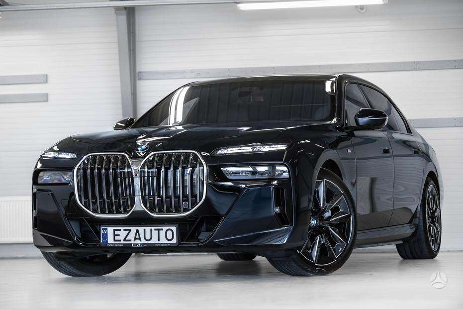 BMW i7, saloon / sedan