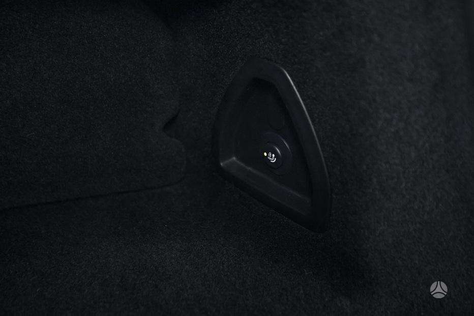 BMW i7, sedanas