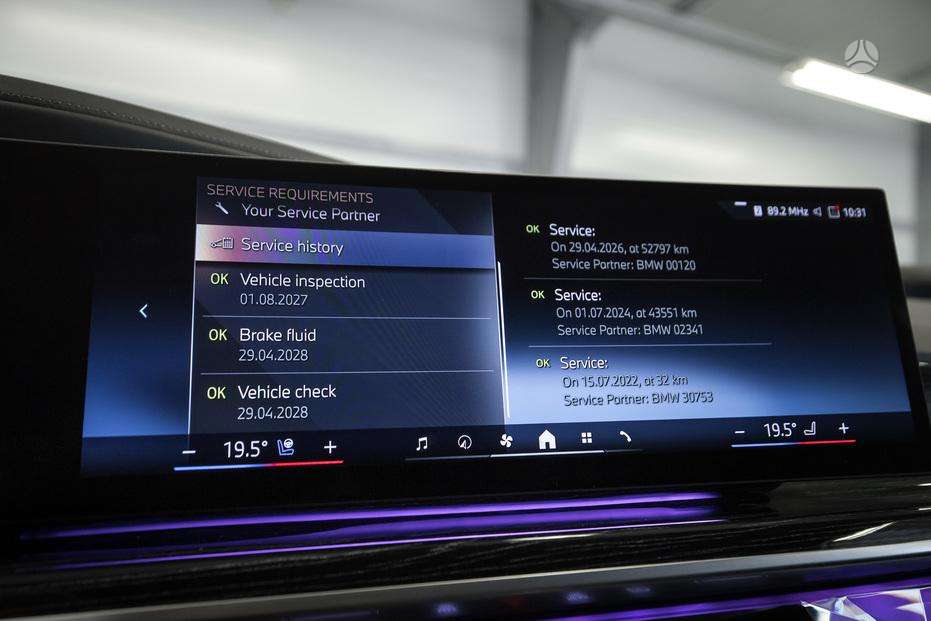 BMW i7, saloon / sedan