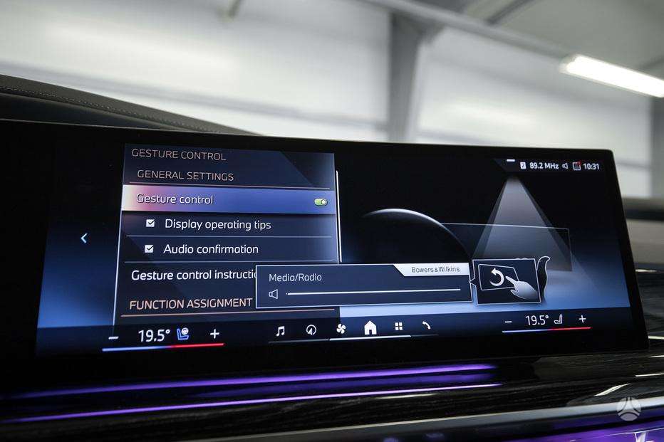 BMW i7, sedanas
