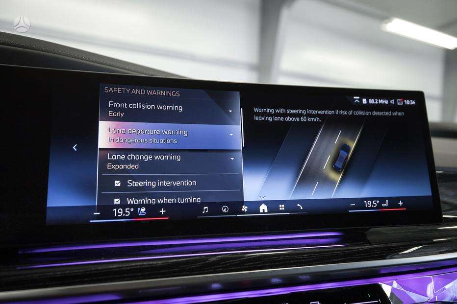 BMW i7, saloon / sedan