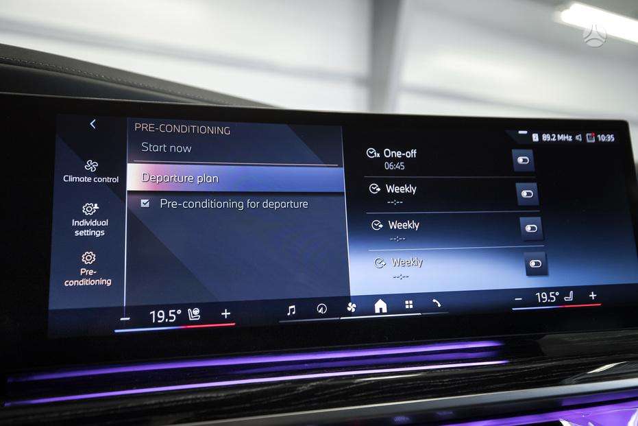 BMW i7, saloon / sedan