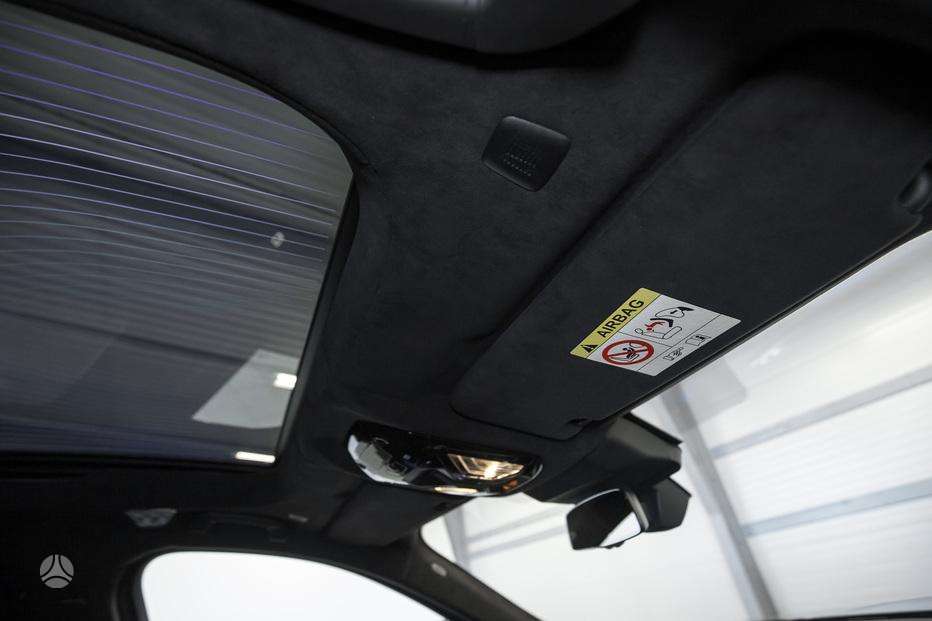 BMW i7, Седан