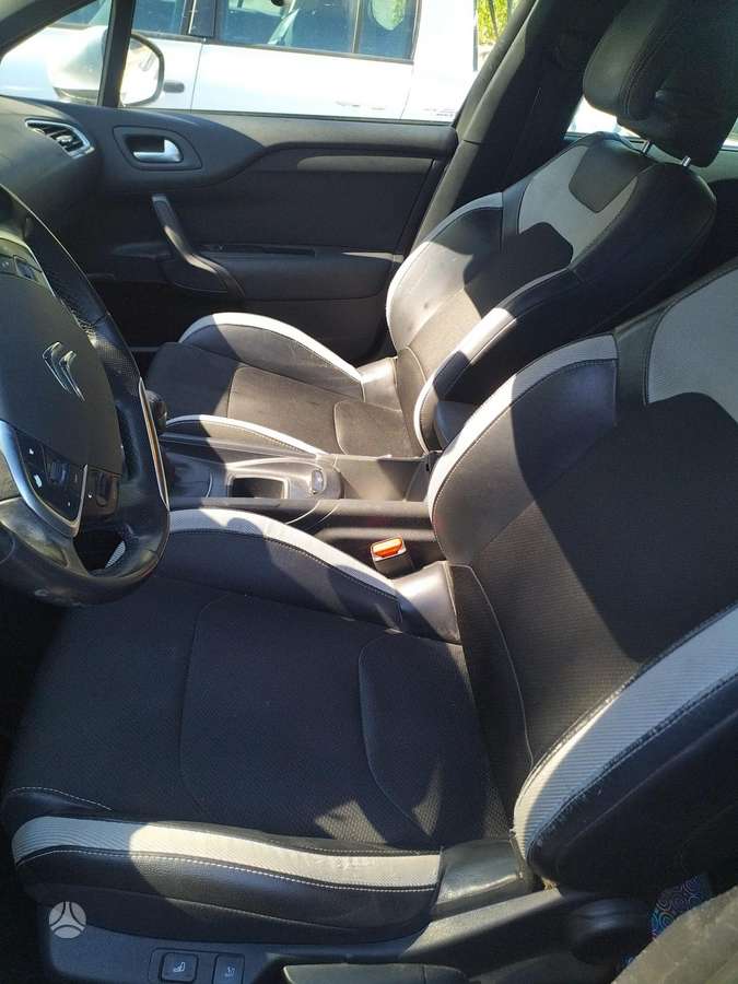 Citroen DS4, 1.6 l., Хэтчбек