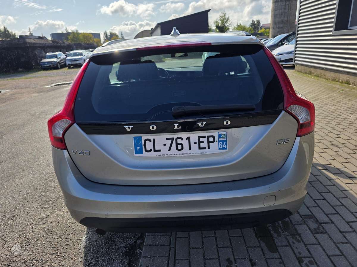 Volvo V60 2012 — двигун 1560 cm³, 116 HP (85kW)
