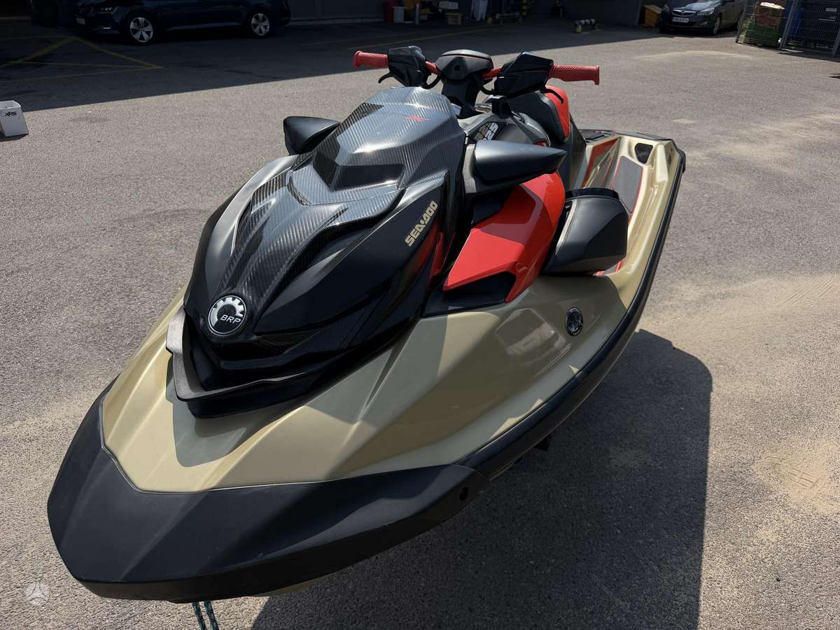 Sea-Doo RXP 325, jet skis