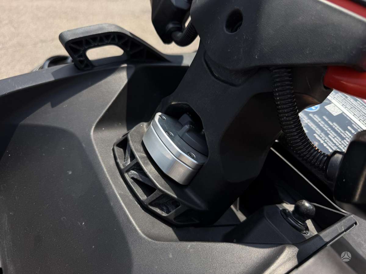 Sea-Doo RXP 325, jet skis