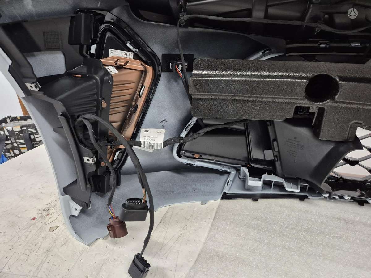 Cupra Born, 10E807231B, kėbulo dalys
