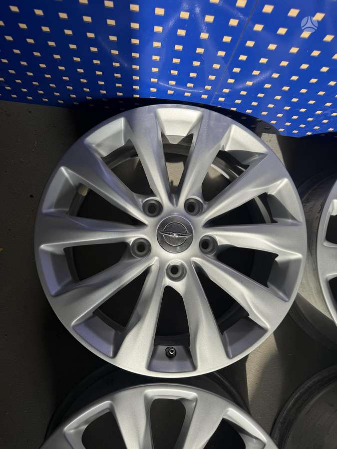 Chrysler Pacifica , Dodge, lengvojo lydinio, R17