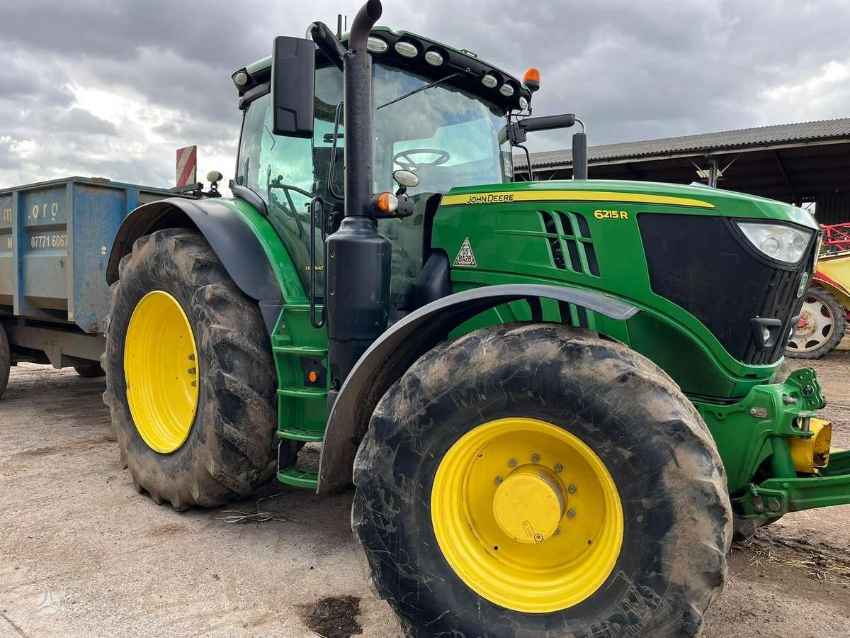 John Deere 6215R, тракторы