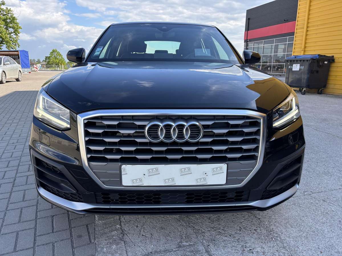 Audi Q2, 2.0 l., off-road / crossover