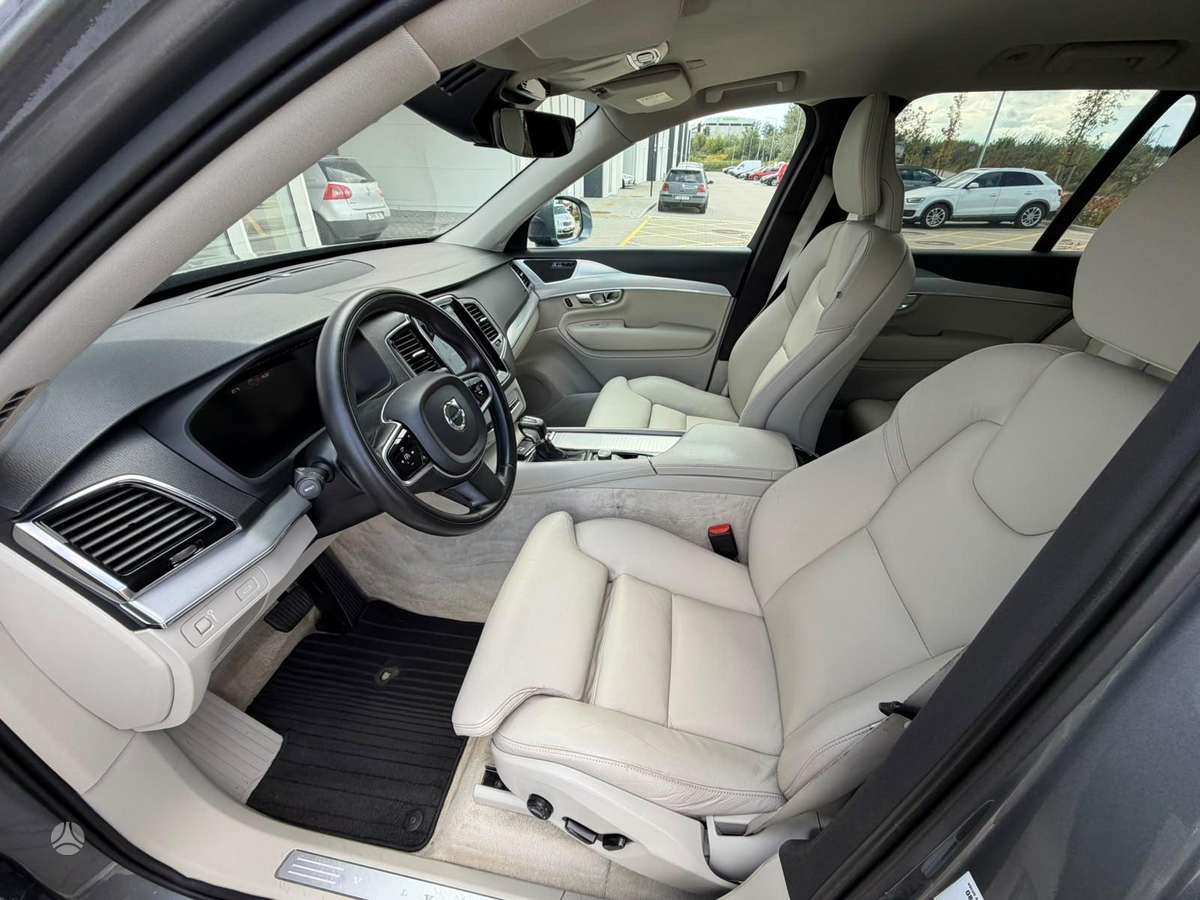 Volvo XC90 - 8