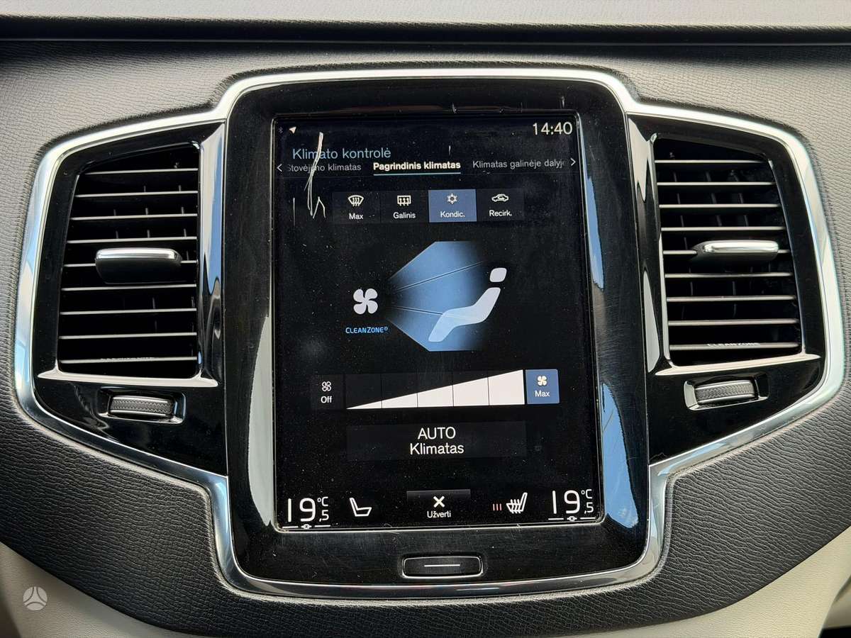 Volvo XC90 - 10