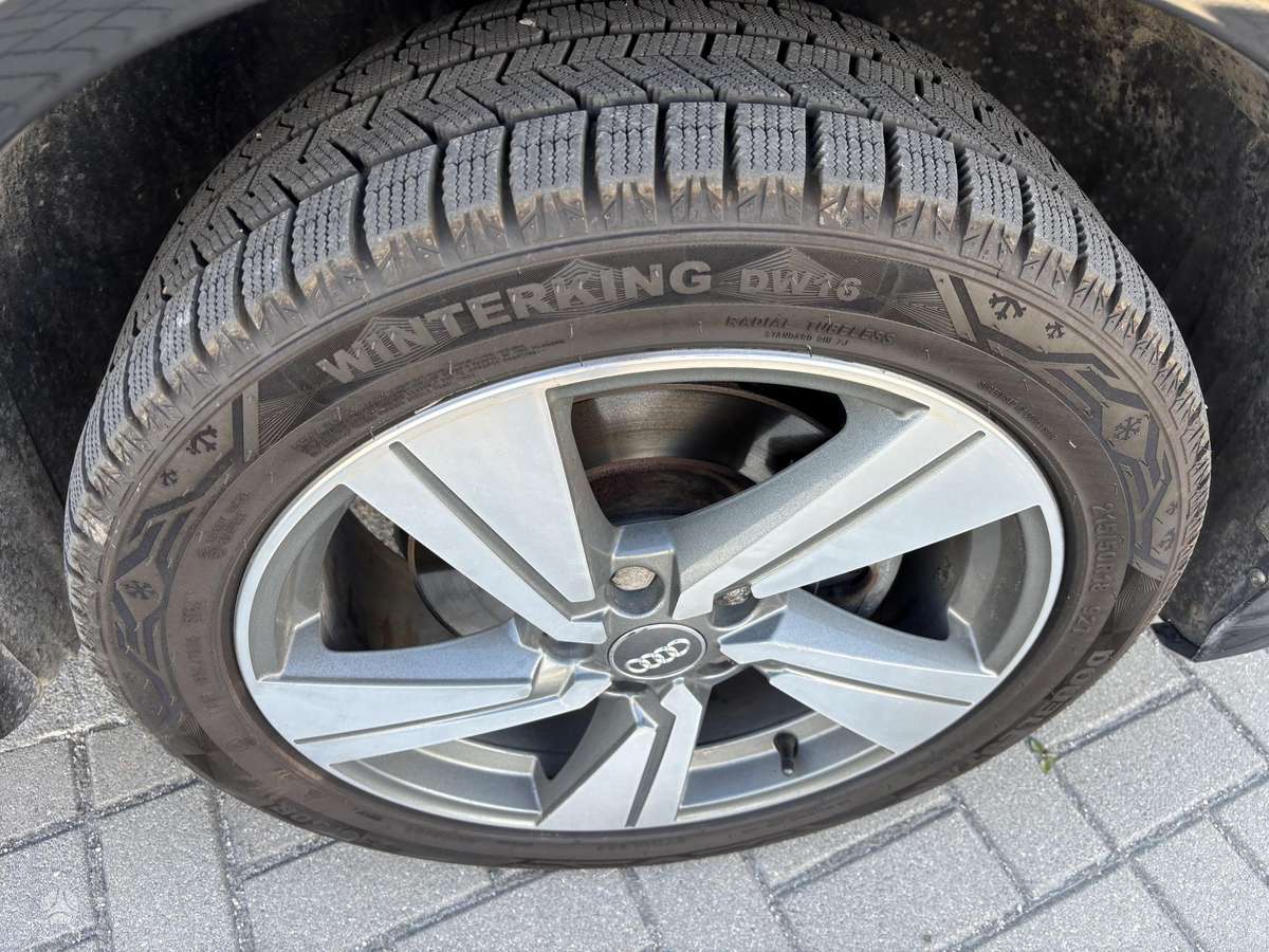 Audi Q2, 2.0 l., off-road / crossover
