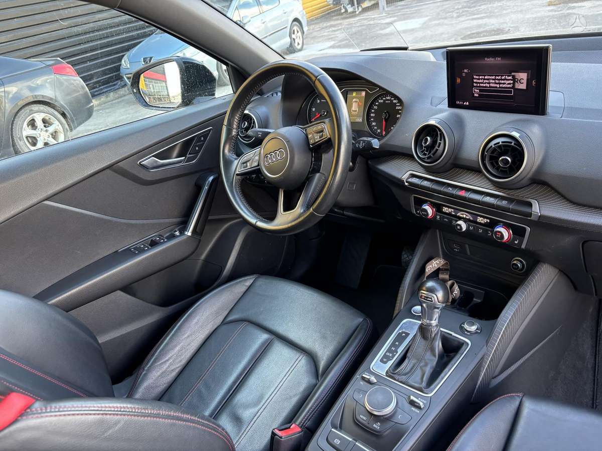 Audi Q2, 2.0 l., off-road / crossover