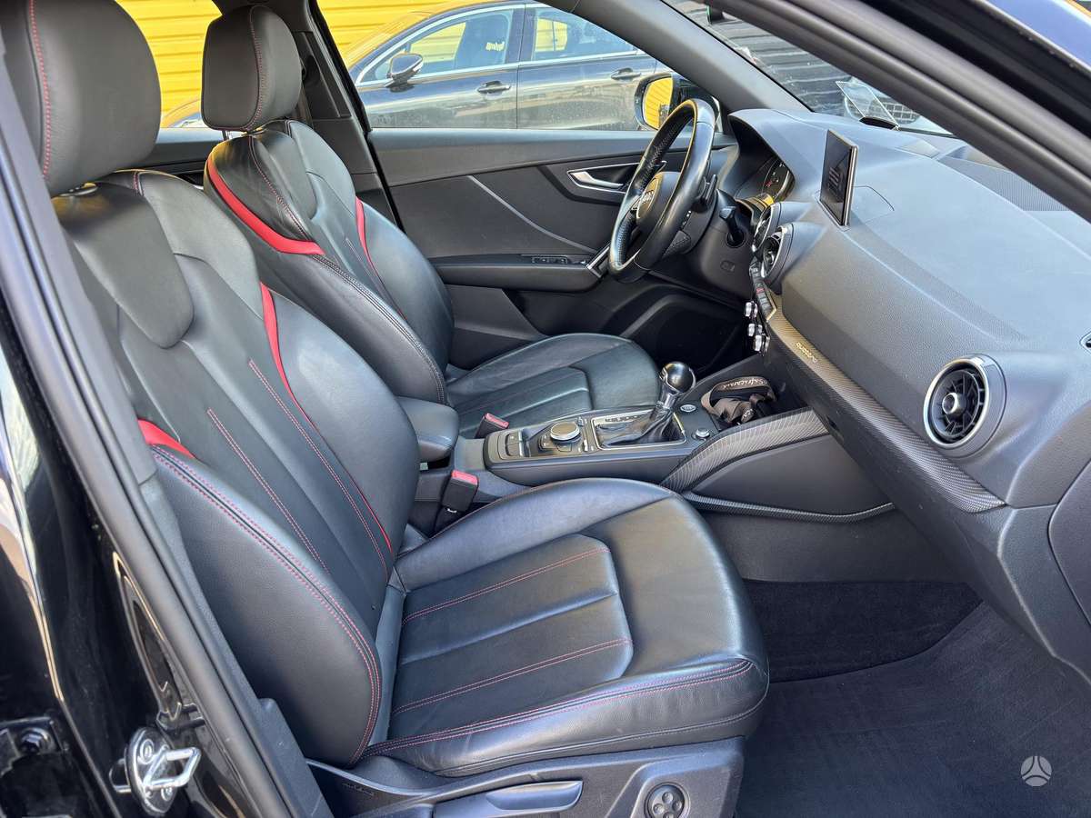 Audi Q2, 2.0 l., off-road / crossover
