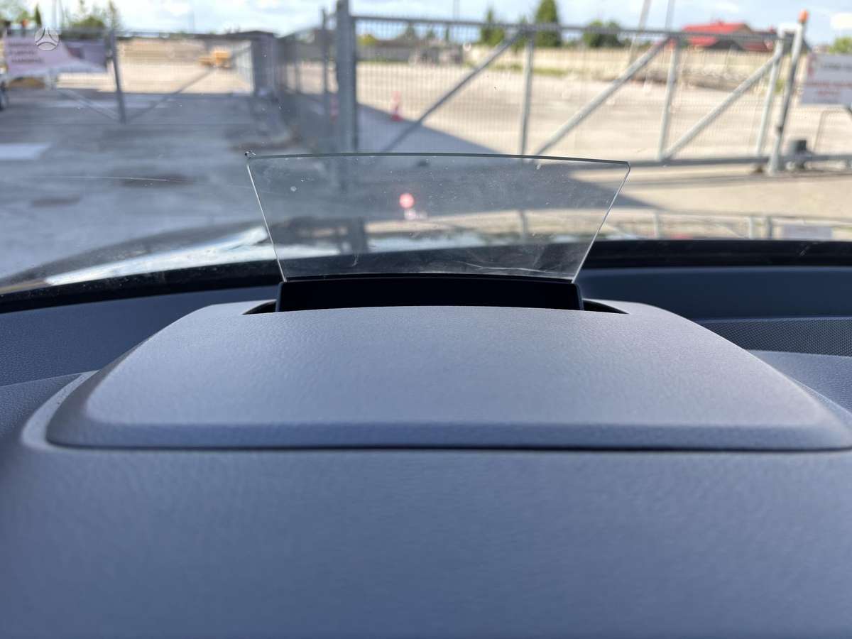 Audi Q2, 2.0 l., off-road / crossover