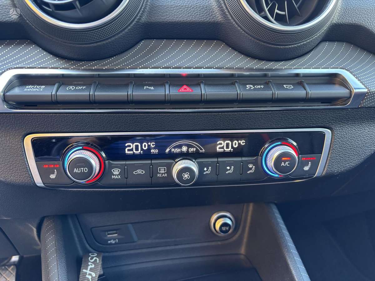 Audi Q2, 2.0 l., off-road / crossover