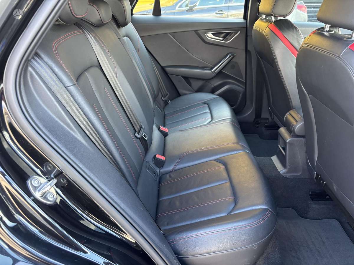 Audi Q2, 2.0 l., off-road / crossover
