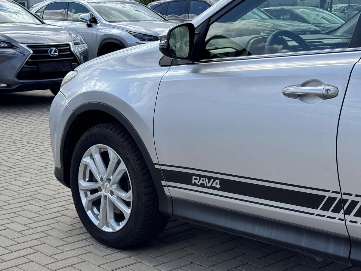 Toyota RAV4 - 10