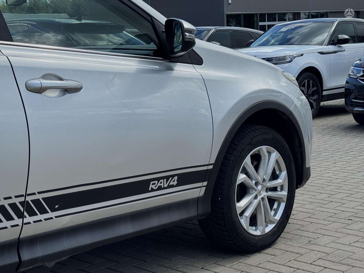 Toyota RAV4 - 9