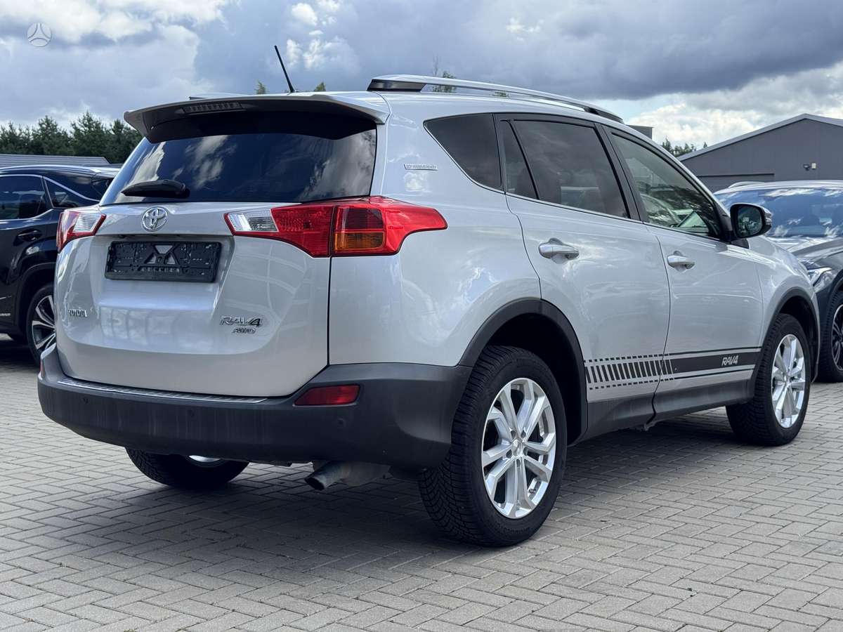 Toyota RAV4 - 6